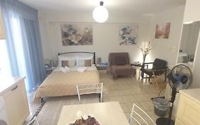 Lavrio Center - Thanasis' Studio